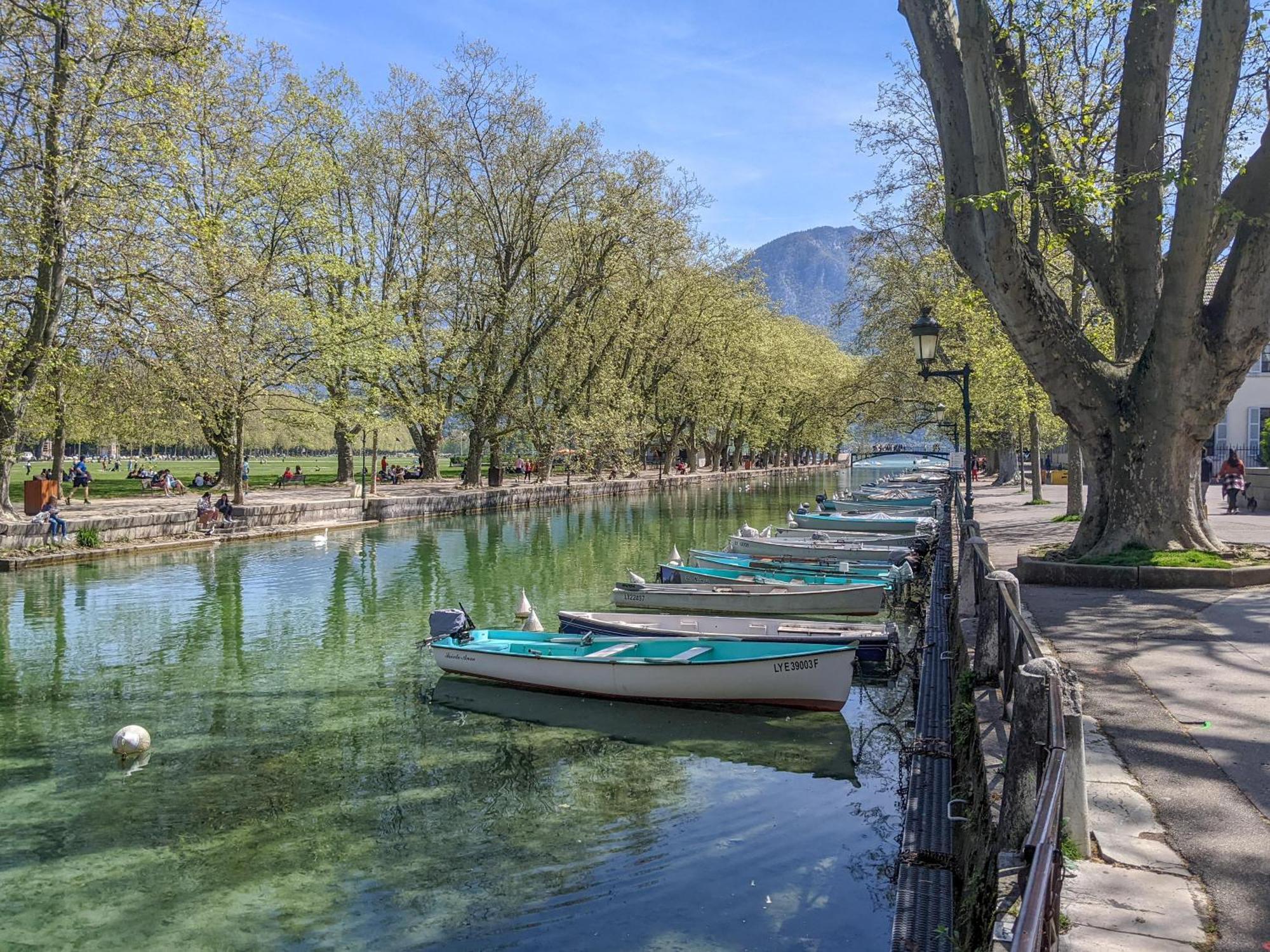Nid Douillet Bed and Breakfast Annecy Esterno foto